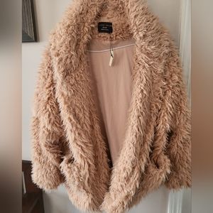 Faux fur long sleeved jacket